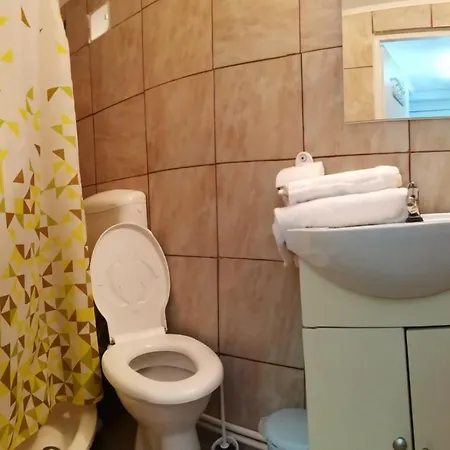 La Bicu Guest house *